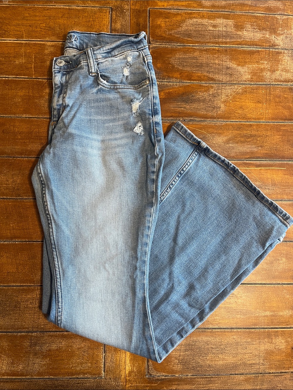 Arizona Jean Company Women's Light Blue Wide-Leg Flare Jeans